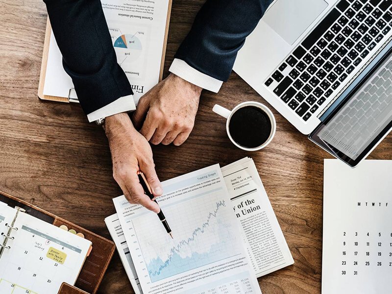 KAYZO INVEST / Management
